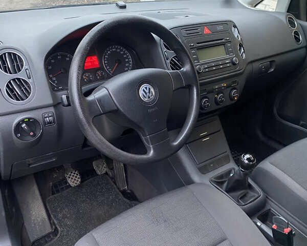 Серый Фольксваген Гольф Плюс, объемом двигателя 1.39 л и пробегом 173 тыс. км за 5950 $, фото 11 на Automoto.ua