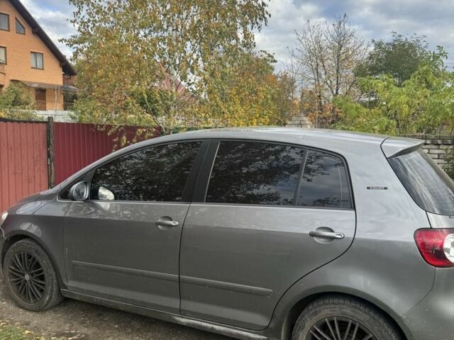 Серый Фольксваген Гольф Плюс, объемом двигателя 1.6 л и пробегом 209 тыс. км за 5500 $, фото 2 на Automoto.ua