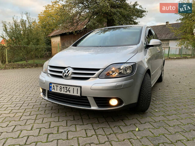 Серый Фольксваген Гольф Плюс, объемом двигателя 1.6 л и пробегом 200 тыс. км за 6850 $, фото 6 на Automoto.ua