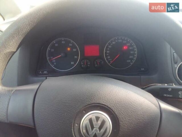 Серый Фольксваген Гольф Плюс, объемом двигателя 1.4 л и пробегом 220 тыс. км за 5500 $, фото 10 на Automoto.ua