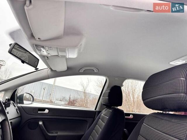 Сірий Фольксваген Golf Plus, об'ємом двигуна 1.6 л та пробігом 214 тис. км за 5500 $, фото 6 на Automoto.ua