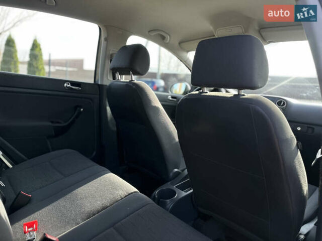 Серый Фольксваген Гольф Плюс, объемом двигателя 1.4 л и пробегом 208 тыс. км за 5500 $, фото 33 на Automoto.ua