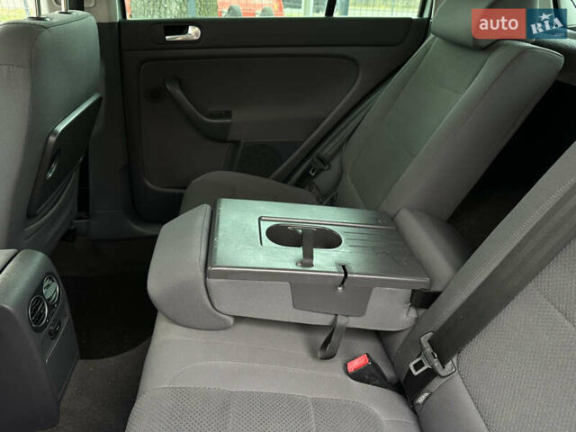 Серый Фольксваген Гольф Плюс, объемом двигателя 1.6 л и пробегом 211 тыс. км за 6600 $, фото 42 на Automoto.ua