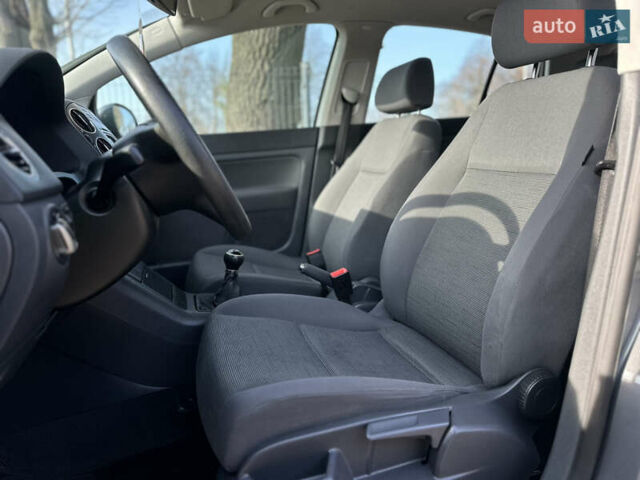 Серый Фольксваген Гольф Плюс, объемом двигателя 1.4 л и пробегом 208 тыс. км за 5500 $, фото 22 на Automoto.ua