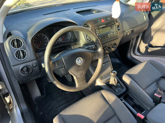 Сірий Фольксваген Golf Plus, об'ємом двигуна 1.6 л та пробігом 204 тис. км за 5399 $, фото 22 на Automoto.ua