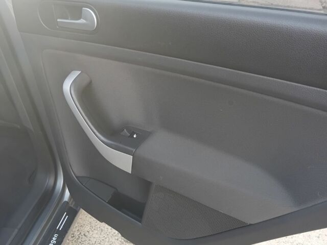 Серый Фольксваген Гольф Плюс, объемом двигателя 1.7 л и пробегом 268 тыс. км за 5400 $, фото 12 на Automoto.ua