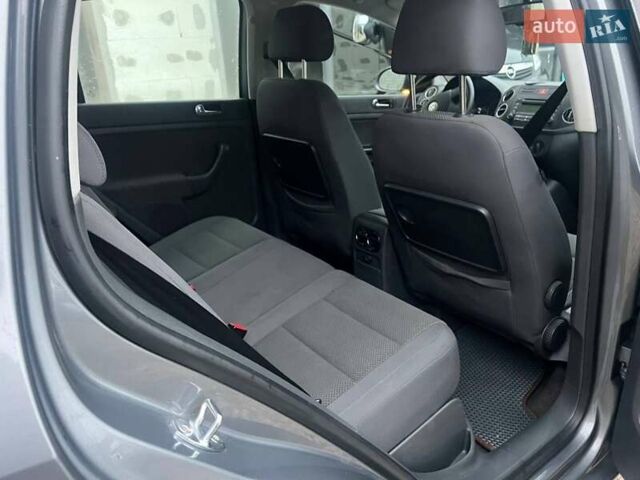 Сірий Фольксваген Golf Plus, об'ємом двигуна 1.6 л та пробігом 224 тис. км за 4400 $, фото 11 на Automoto.ua