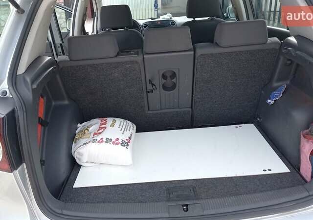 Сірий Фольксваген Golf Plus, об'ємом двигуна 1.9 л та пробігом 198 тис. км за 6500 $, фото 9 на Automoto.ua