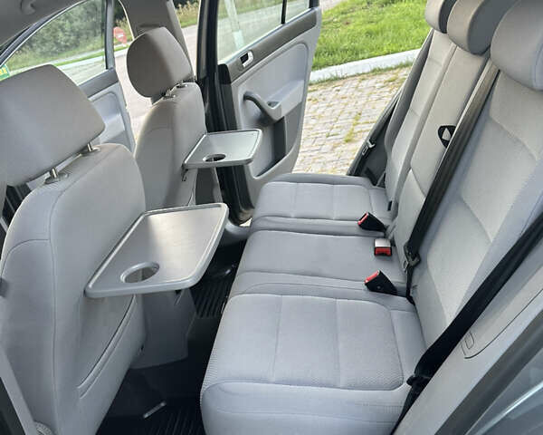 Сірий Фольксваген Golf Plus, об'ємом двигуна 1.6 л та пробігом 227 тис. км за 5400 $, фото 13 на Automoto.ua