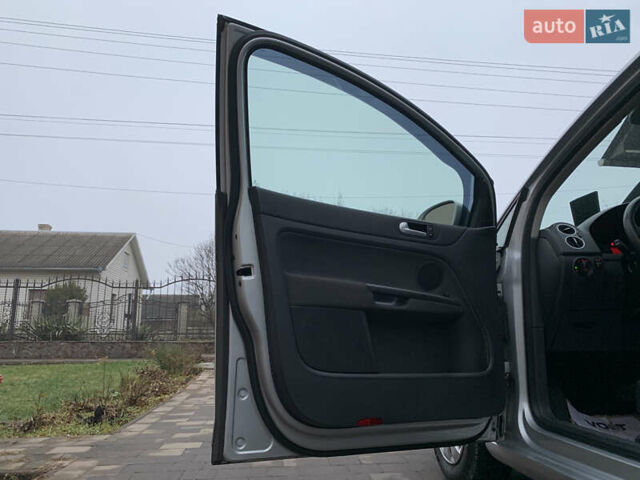 Серый Фольксваген Гольф Плюс, объемом двигателя 1.6 л и пробегом 200 тыс. км за 7200 $, фото 28 на Automoto.ua