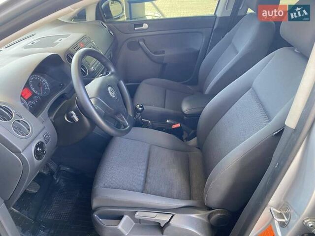 Серый Фольксваген Гольф Плюс, объемом двигателя 1.6 л и пробегом 183 тыс. км за 6999 $, фото 19 на Automoto.ua