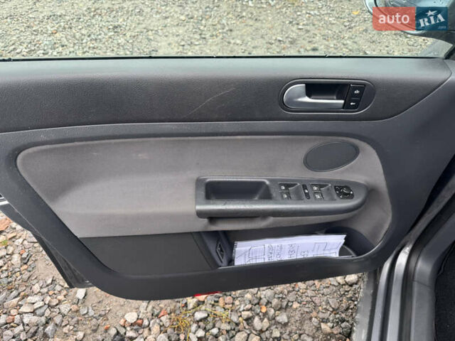 Серый Фольксваген Гольф Плюс, объемом двигателя 1.6 л и пробегом 229 тыс. км за 6300 $, фото 11 на Automoto.ua