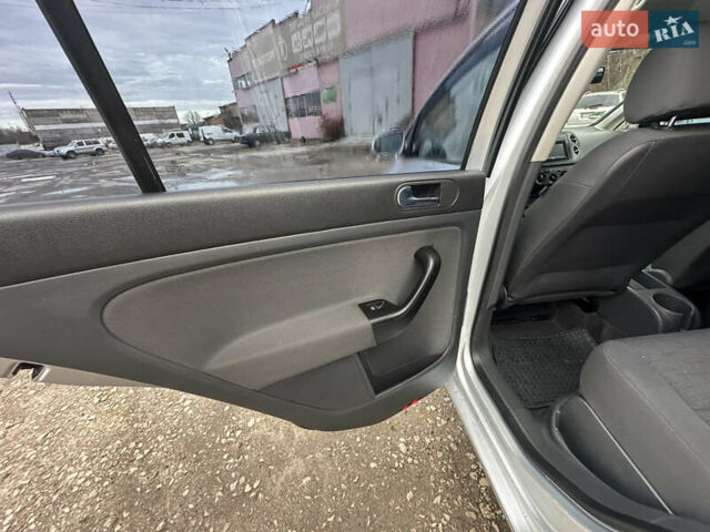Серый Фольксваген Гольф Плюс, объемом двигателя 1.6 л и пробегом 180 тыс. км за 6200 $, фото 40 на Automoto.ua