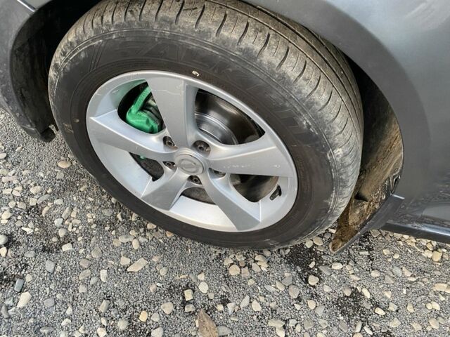 Серый Фольксваген Гольф Плюс, объемом двигателя 1.4 л и пробегом 290 тыс. км за 4500 $, фото 6 на Automoto.ua