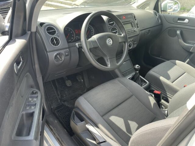 Серый Фольксваген Гольф Плюс, объемом двигателя 1.4 л и пробегом 118 тыс. км за 5300 $, фото 5 на Automoto.ua