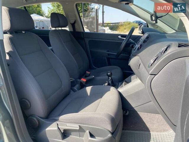 Серый Фольксваген Гольф Плюс, объемом двигателя 1.6 л и пробегом 206 тыс. км за 5990 $, фото 11 на Automoto.ua