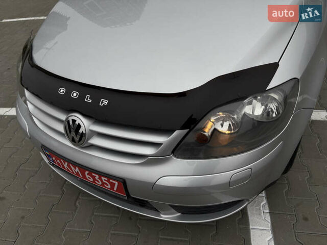 Серый Фольксваген Гольф Плюс, объемом двигателя 1.6 л и пробегом 171 тыс. км за 5699 $, фото 9 на Automoto.ua