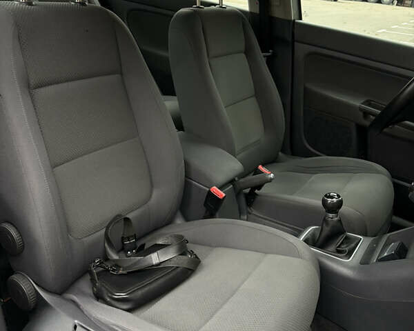 Серый Фольксваген Гольф Плюс, объемом двигателя 1.6 л и пробегом 170 тыс. км за 5999 $, фото 36 на Automoto.ua