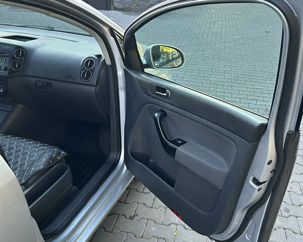 Серый Фольксваген Гольф Плюс, объемом двигателя 1.39 л и пробегом 238 тыс. км за 6000 $, фото 12 на Automoto.ua