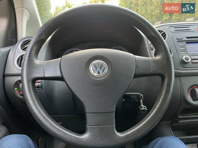 Серый Фольксваген Гольф Плюс, объемом двигателя 1.6 л и пробегом 200 тыс. км за 6850 $, фото 42 на Automoto.ua