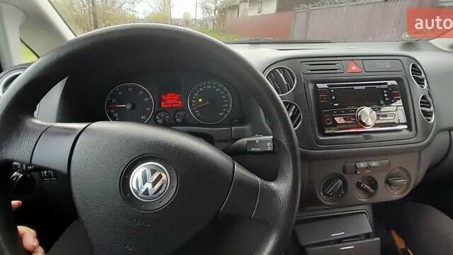 Серый Фольксваген Гольф Плюс, объемом двигателя 1.6 л и пробегом 226 тыс. км за 5300 $, фото 5 на Automoto.ua