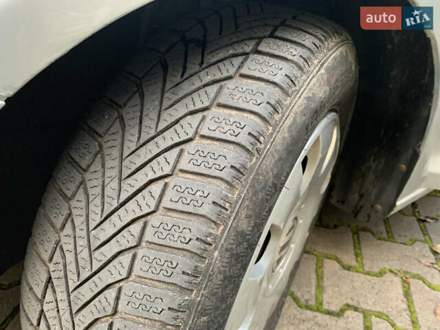 Серый Фольксваген Гольф Плюс, объемом двигателя 1.6 л и пробегом 200 тыс. км за 6850 $, фото 48 на Automoto.ua