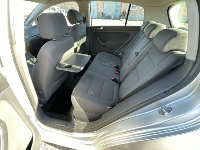 Серый Фольксваген Гольф Плюс, объемом двигателя 1.6 л и пробегом 218 тыс. км за 6300 $, фото 21 на Automoto.ua