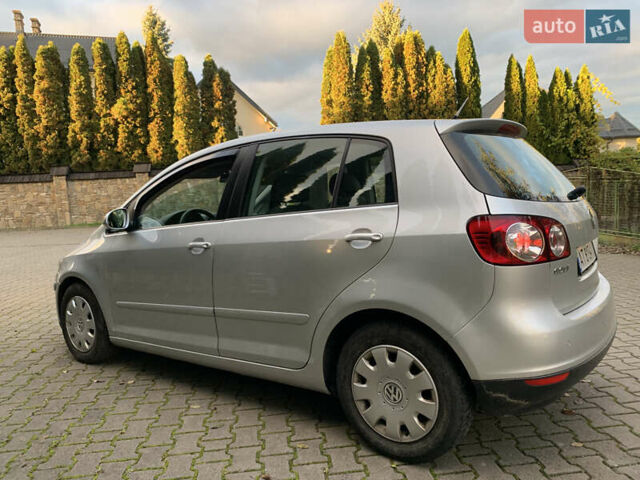 Серый Фольксваген Гольф Плюс, объемом двигателя 1.6 л и пробегом 200 тыс. км за 6850 $, фото 12 на Automoto.ua