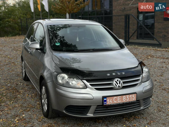 Серый Фольксваген Гольф Плюс, объемом двигателя 1.6 л и пробегом 211 тыс. км за 6600 $, фото 1 на Automoto.ua