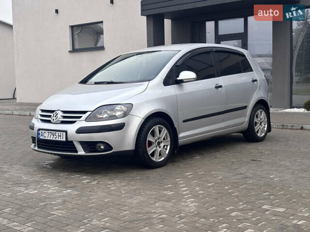 Сірий Фольксваген Golf Plus, об'ємом двигуна 1.39 л та пробігом 223 тис. км за 6000 $, фото 6 на Automoto.ua