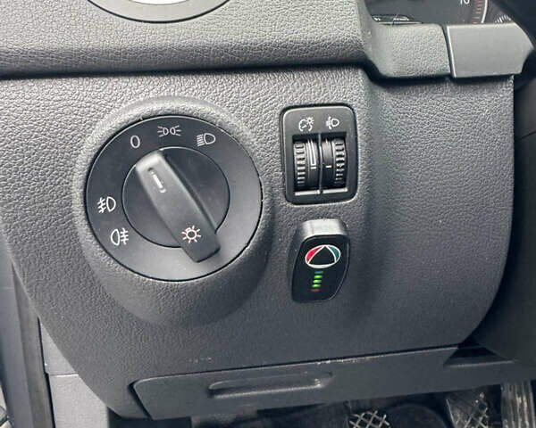 Серый Фольксваген Гольф Плюс, объемом двигателя 1.6 л и пробегом 229 тыс. км за 6300 $, фото 8 на Automoto.ua