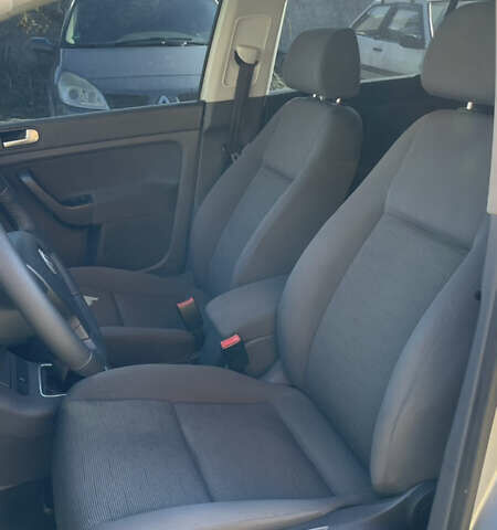 Сірий Фольксваген Golf Plus, об'ємом двигуна 1.6 л та пробігом 211 тис. км за 6500 $, фото 63 на Automoto.ua