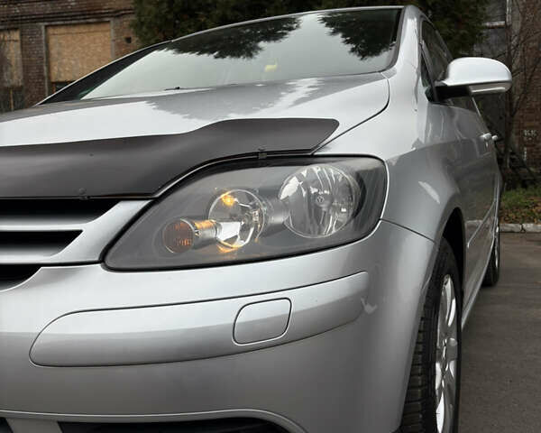 Серый Фольксваген Гольф Плюс, объемом двигателя 1.6 л и пробегом 170 тыс. км за 5999 $, фото 7 на Automoto.ua