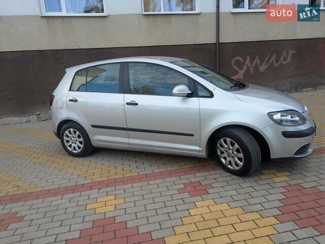 Сірий Фольксваген Golf Plus, об'ємом двигуна 1.6 л та пробігом 179 тис. км за 6395 $, фото 2 на Automoto.ua