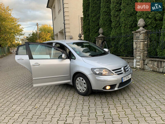 Серый Фольксваген Гольф Плюс, объемом двигателя 1.6 л и пробегом 200 тыс. км за 6850 $, фото 10 на Automoto.ua