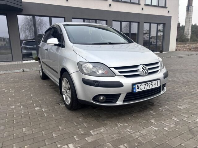 Серый Фольксваген Гольф Плюс, объемом двигателя 1.4 л и пробегом 225 тыс. км за 6000 $, фото 6 на Automoto.ua