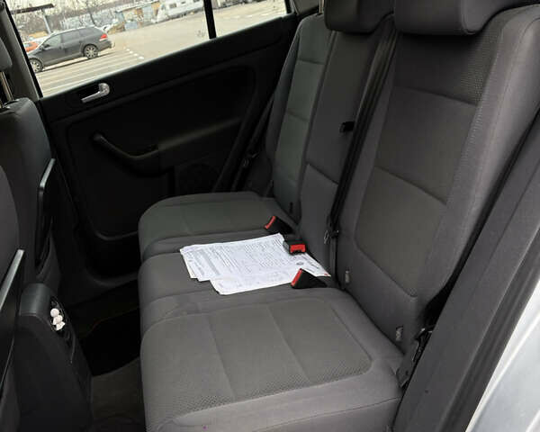 Серый Фольксваген Гольф Плюс, объемом двигателя 1.6 л и пробегом 170 тыс. км за 5999 $, фото 29 на Automoto.ua