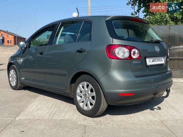 Серый Фольксваген Гольф Плюс, объемом двигателя 1.6 л и пробегом 206 тыс. км за 5990 $, фото 6 на Automoto.ua