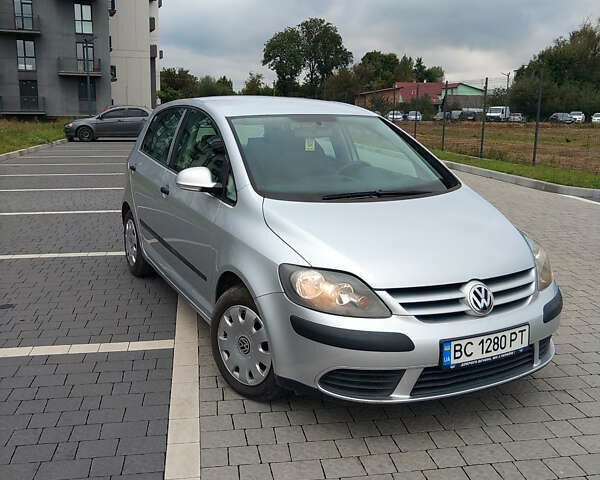 Сірий Фольксваген Golf Plus, об'ємом двигуна 1.6 л та пробігом 225 тис. км за 5750 $, фото 12 на Automoto.ua