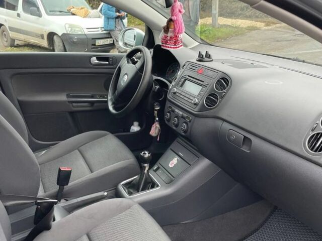 Серый Фольксваген Гольф Плюс, объемом двигателя 1.4 л и пробегом 270 тыс. км за 5100 $, фото 4 на Automoto.ua