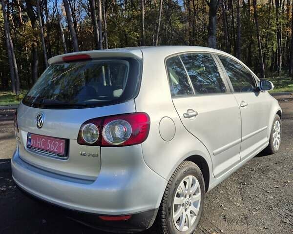 Серый Фольксваген Гольф Плюс, объемом двигателя 1.6 л и пробегом 215 тыс. км за 5500 $, фото 23 на Automoto.ua