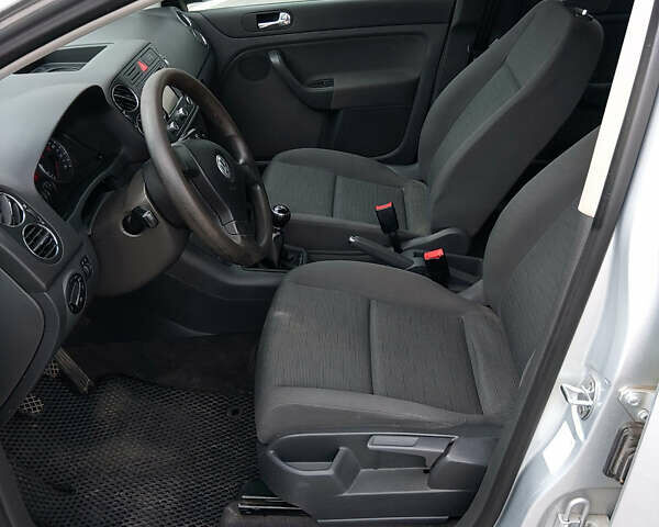 Сірий Фольксваген Golf Plus, об'ємом двигуна 1.6 л та пробігом 225 тис. км за 5750 $, фото 11 на Automoto.ua