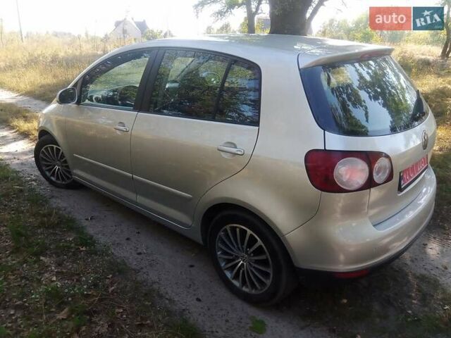 Серый Фольксваген Гольф Плюс, объемом двигателя 1.4 л и пробегом 220 тыс. км за 5500 $, фото 6 на Automoto.ua