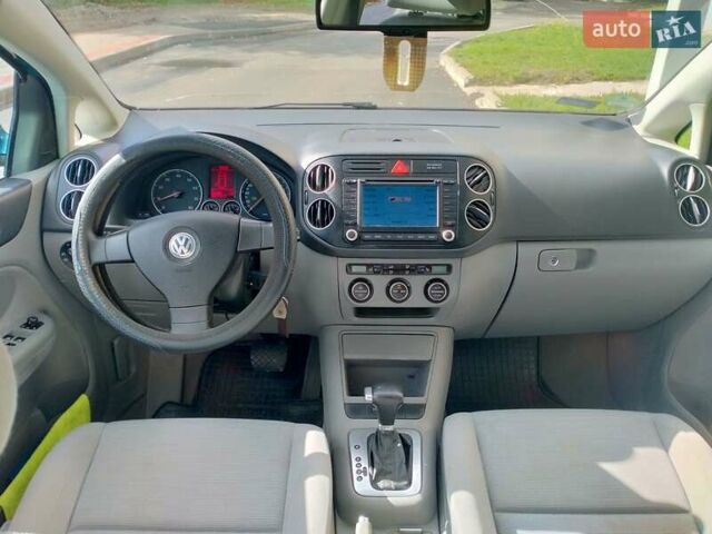 Сірий Фольксваген Golf Plus, об'ємом двигуна 1.6 л та пробігом 242 тис. км за 6999 $, фото 5 на Automoto.ua