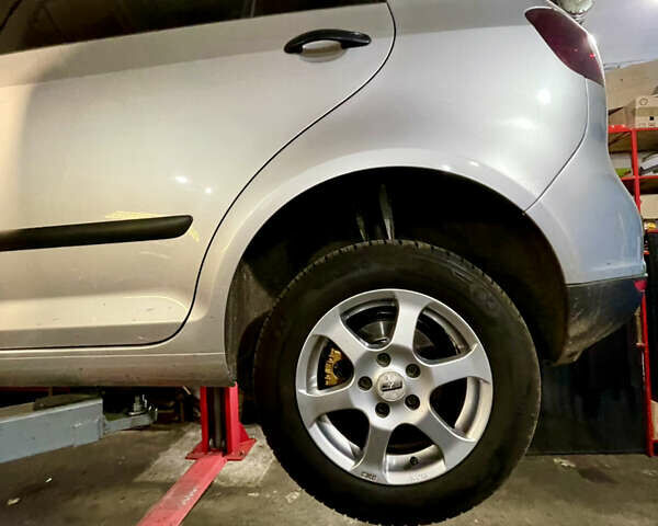 Сірий Фольксваген Golf Plus, об'ємом двигуна 1.6 л та пробігом 211 тис. км за 6500 $, фото 52 на Automoto.ua