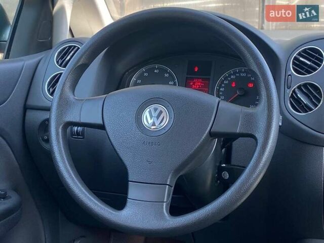 Серый Фольксваген Гольф Плюс, объемом двигателя 1.6 л и пробегом 206 тыс. км за 5990 $, фото 12 на Automoto.ua