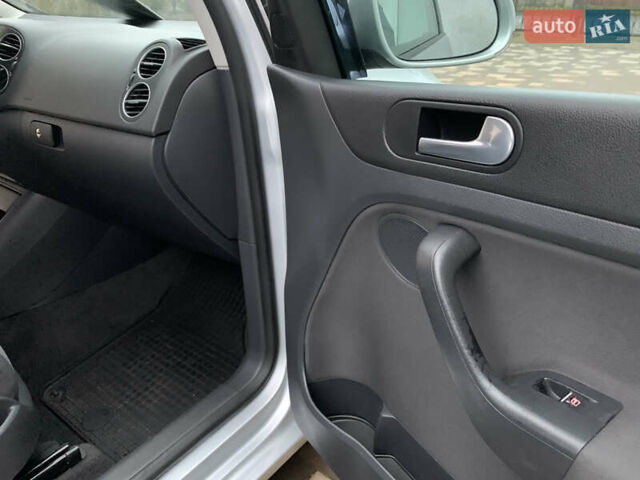 Серый Фольксваген Гольф Плюс, объемом двигателя 1.6 л и пробегом 200 тыс. км за 7200 $, фото 39 на Automoto.ua