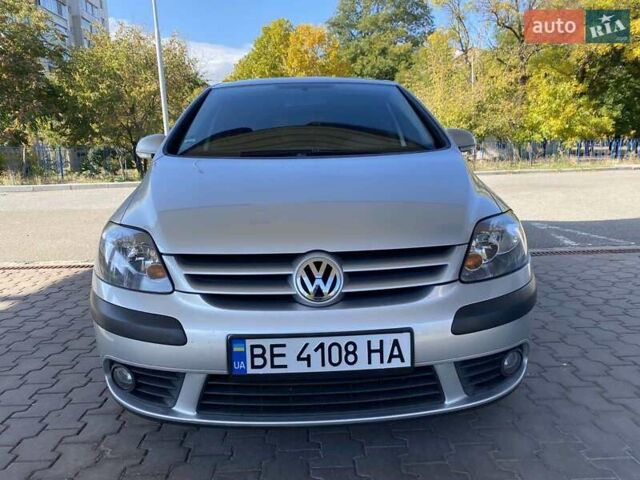 Серый Фольксваген Гольф Плюс, объемом двигателя 1.6 л и пробегом 183 тыс. км за 6999 $, фото 2 на Automoto.ua