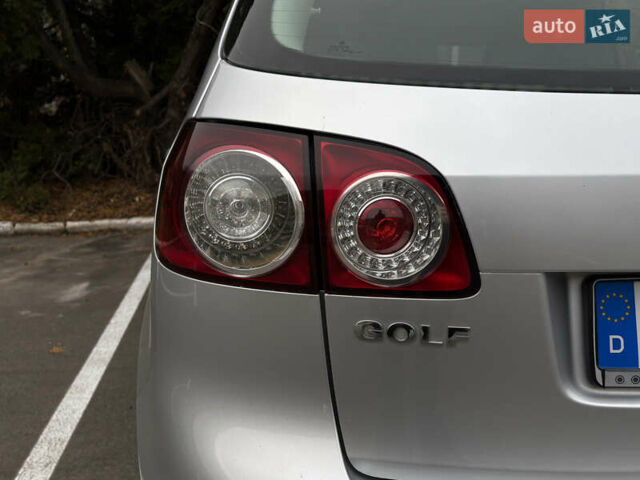 Серый Фольксваген Гольф Плюс, объемом двигателя 1.6 л и пробегом 170 тыс. км за 5999 $, фото 16 на Automoto.ua