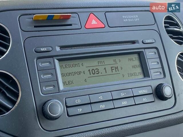 Серый Фольксваген Гольф Плюс, объемом двигателя 1.6 л и пробегом 206 тыс. км за 5990 $, фото 15 на Automoto.ua